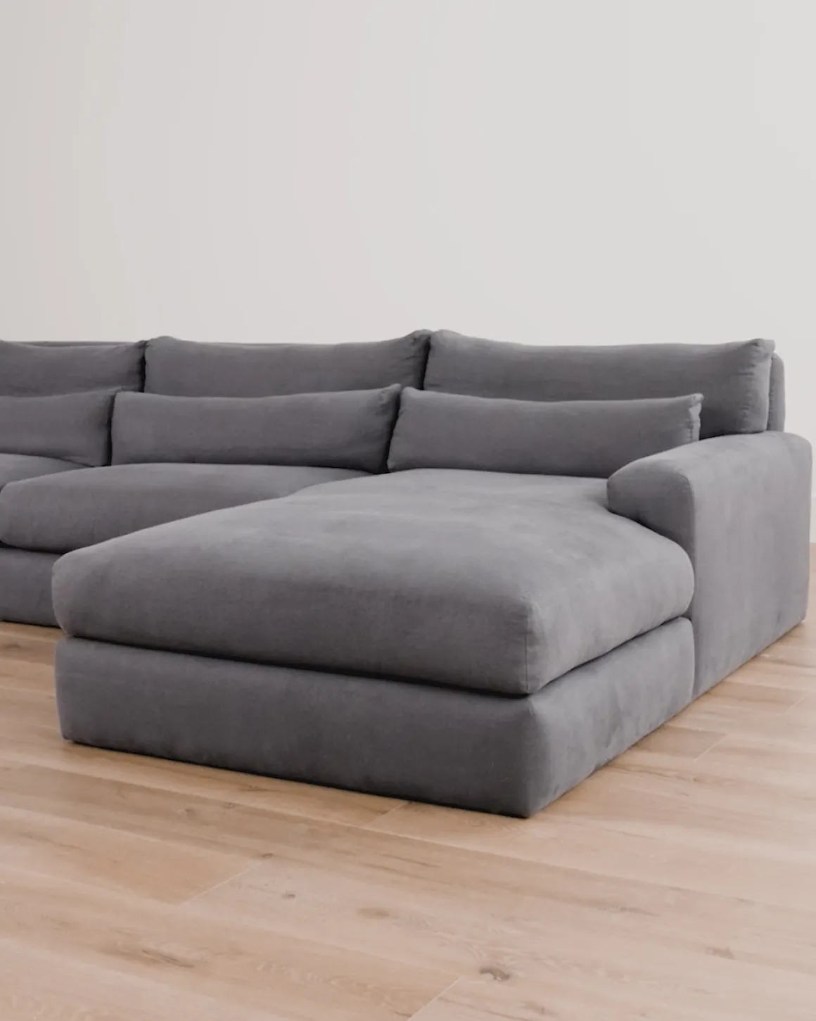 Beckstead Chaise Sectional 128"