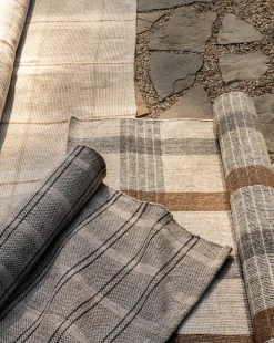 Carlisle Handwoven Indoor/Outdoor Rug