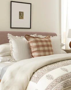 Flower Vase Still Life by Katie Mulder