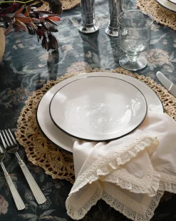 Lace Trim Napkins (Set of 4)