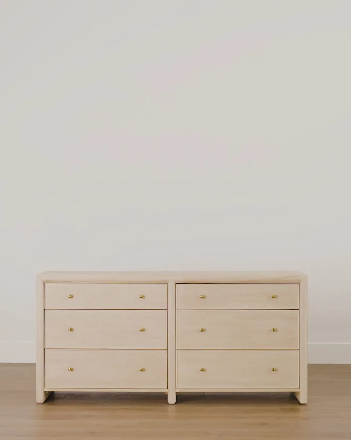 Tellerbeck Dresser