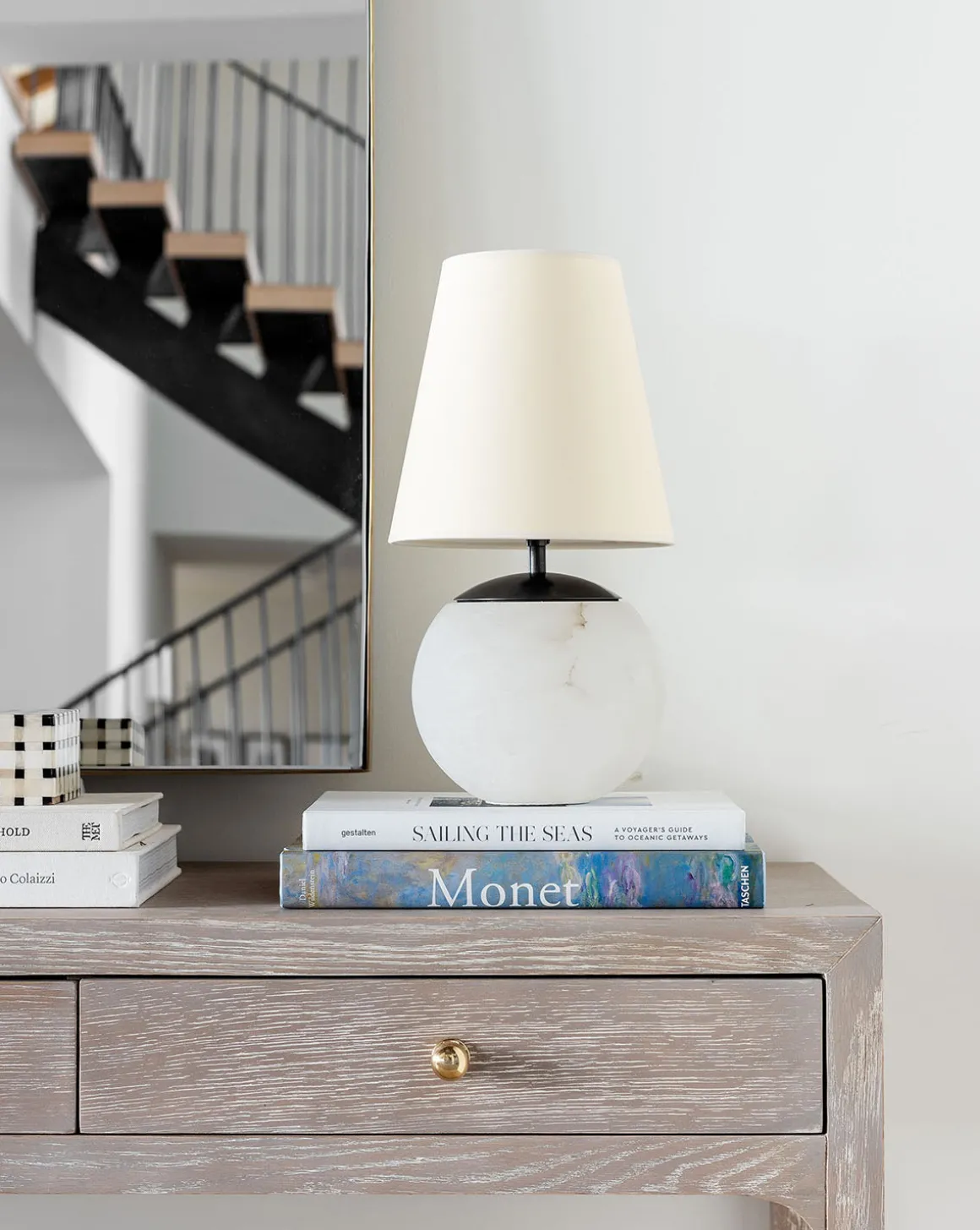 Terri Round Table Lamp
